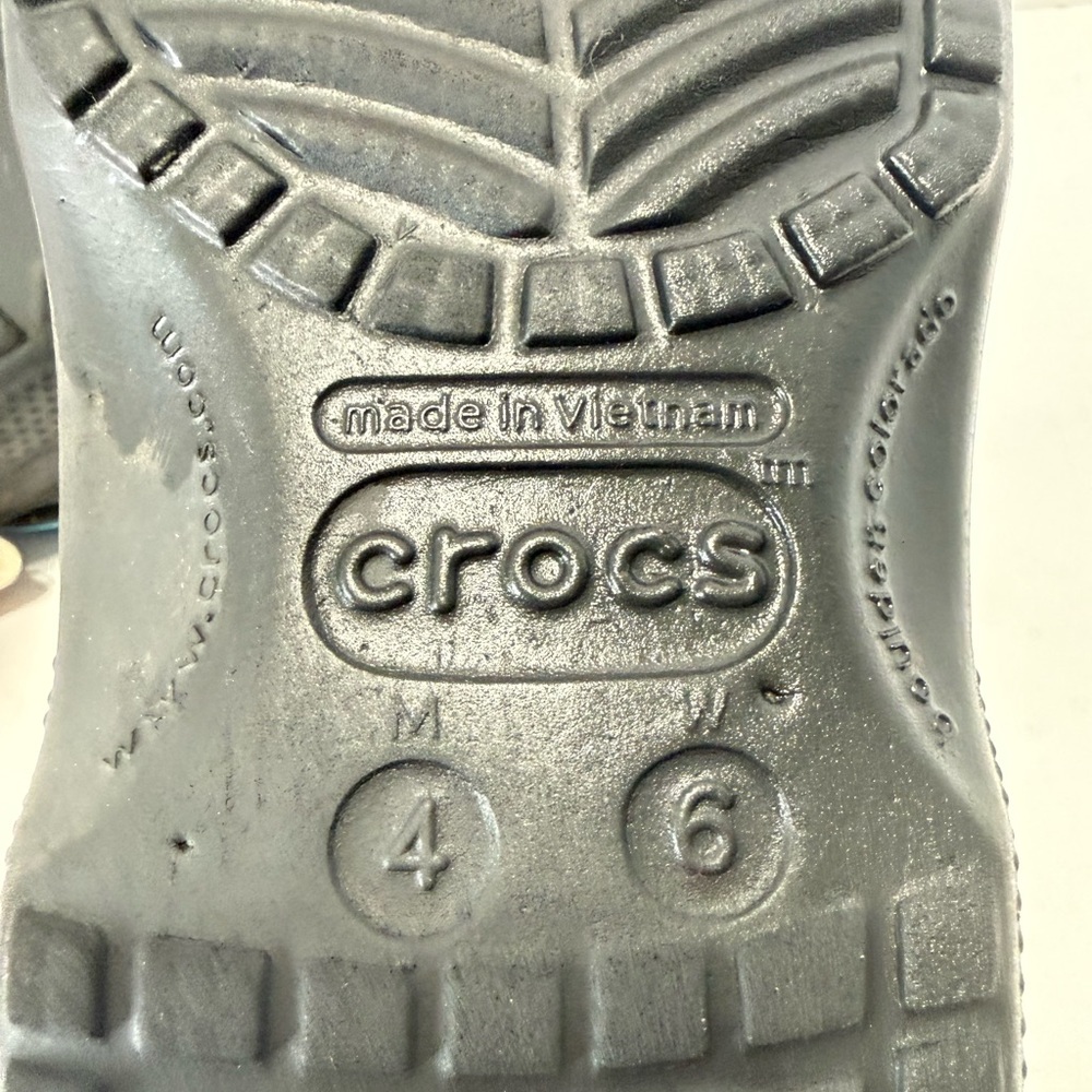 CROCS + Minecraft Printed Clogs, Men’s 4 or Women’s 6, Perfect For A Teen - Picture 6 of 6
